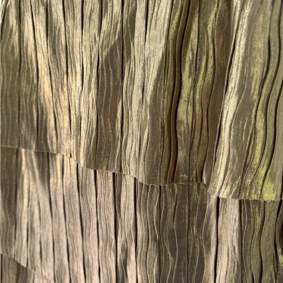 New Direction M Gold metallic layered Special Occasions tank w/back keyhole. - Picture 3 of 7